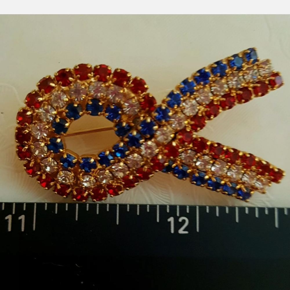 Breast Cancer Awareness Rhinestone Pin - Picture 5 of 6